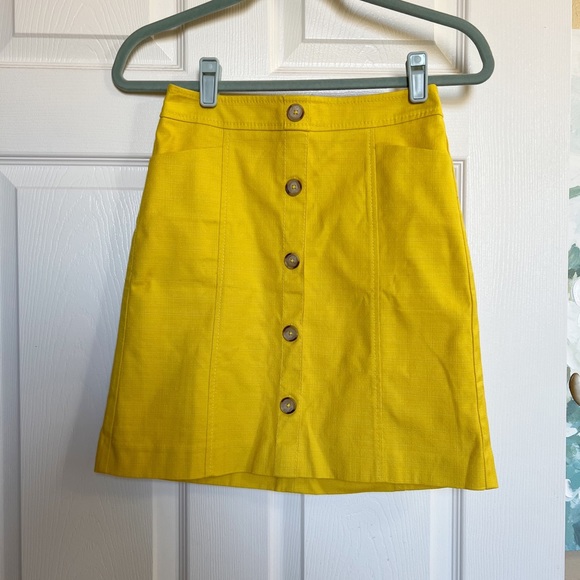 LOFT shift skirt. I have 00P and a 0P. Yellow - Picture 5 of 5